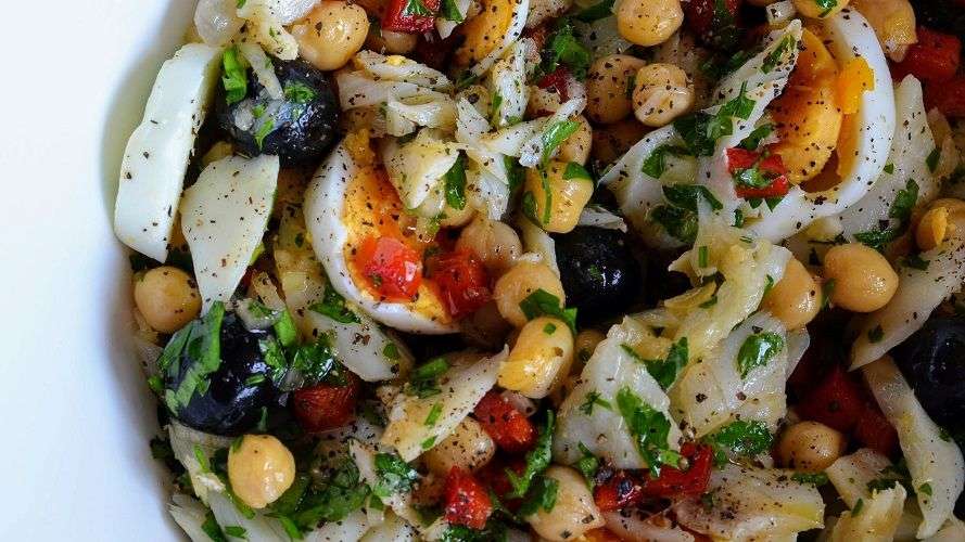 Salada de Bacalhau e Grão-de-Bico | Salada de Bacalhau e Grão - Cozinha ...